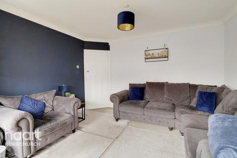 28a Dorian Road, Hornchurch, RM12 4AN