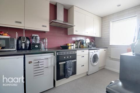21 Vignoles Road, Romford, RM7 0DT