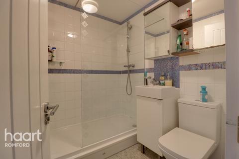 21 Vignoles Road, Romford, RM7 0DT