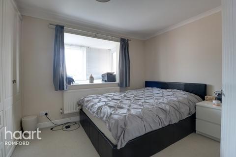 21 Vignoles Road, Romford, RM7 0DT