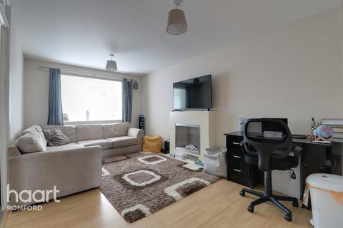 21 Vignoles Road, Romford, RM7 0DT