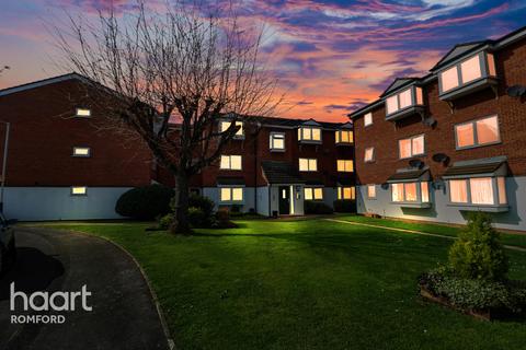 21 Vignoles Road, Romford, RM7 0DT