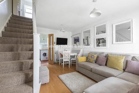 6 Leewood Close, London, SE12 8AZ