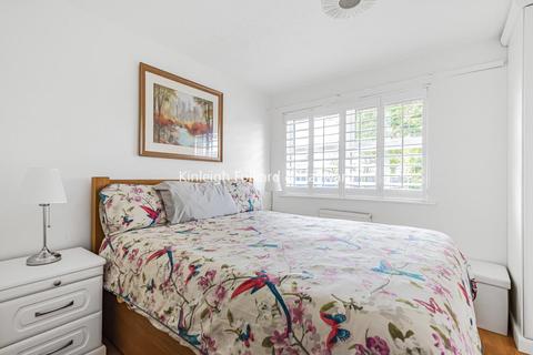 6 Leewood Close, London, SE12 8AZ