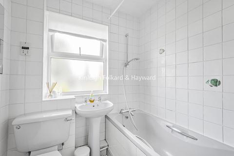 6 Leewood Close, London, SE12 8AZ