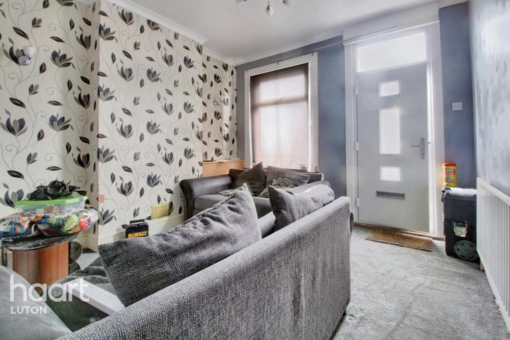 St Pauls Road, Luton 2 bed terraced house £210,000