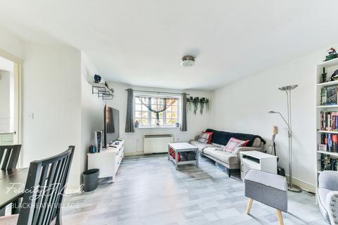 7 Edith Cavell Way, London, SE18 4JY