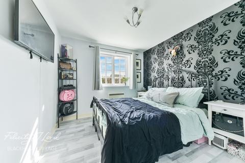 2 bedroom apartment for sale - Edith Cavell Way, LONDON