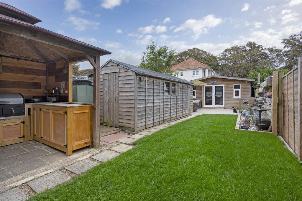 Links Road, Portslade, East Sussex, BN41 3 bed semidetached house for