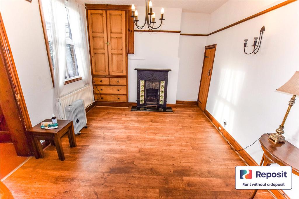 Greenleach Lane, Worsley, Manchester, M28 2 bed terraced house £895