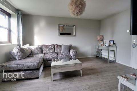 Flat 5, Crystal Court Ferro Road, Rainham, RM13 9UD