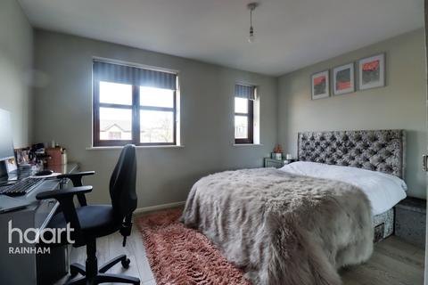 Flat 5, Crystal Court Ferro Road, Rainham, RM13 9UD