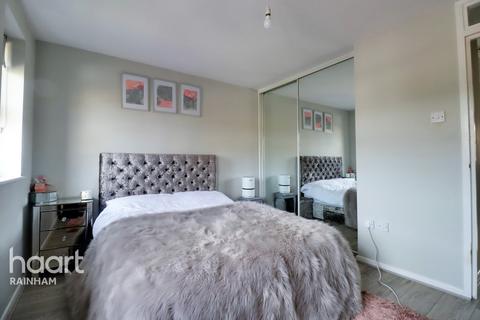 Flat 5, Crystal Court Ferro Road, Rainham, RM13 9UD