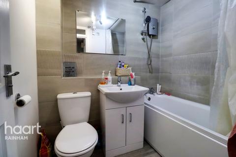 Flat 5, Crystal Court Ferro Road, Rainham, RM13 9UD