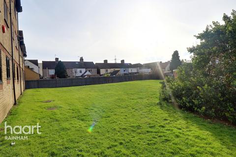 Flat 5, Crystal Court Ferro Road, Rainham, RM13 9UD