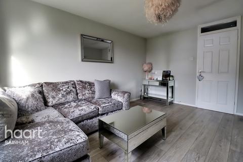 Flat 5, Crystal Court Ferro Road, Rainham, RM13 9UD