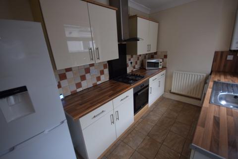 3 bedroom terraced house to rent, Buxton Street, Sneyd Green