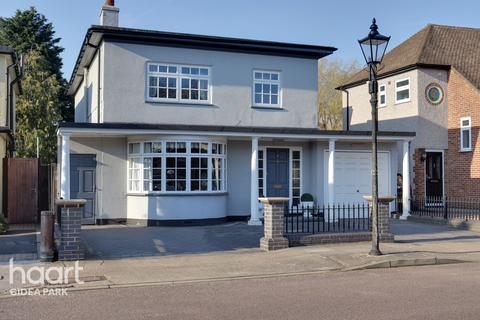 18 Brook Road, Romford, RM2 5QT