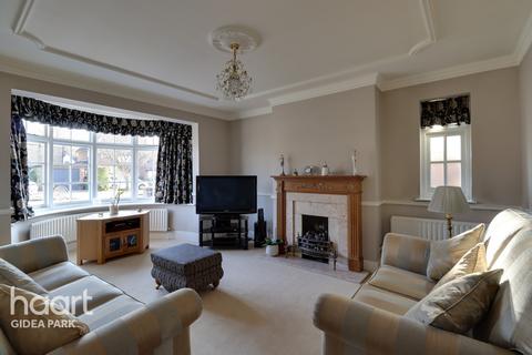 18 Brook Road, Romford, RM2 5QT