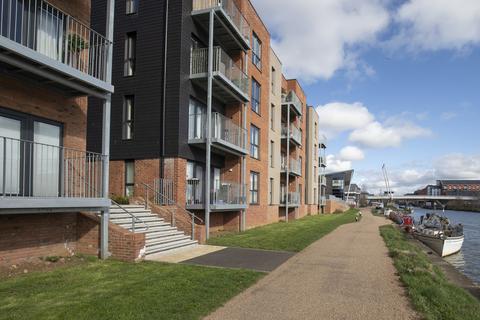 2 bedroom apartment to rent - The Waterfront , Gloucester GL2 5SF