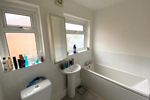4 bedroom terraced house to rent, Bath Road, Southsea