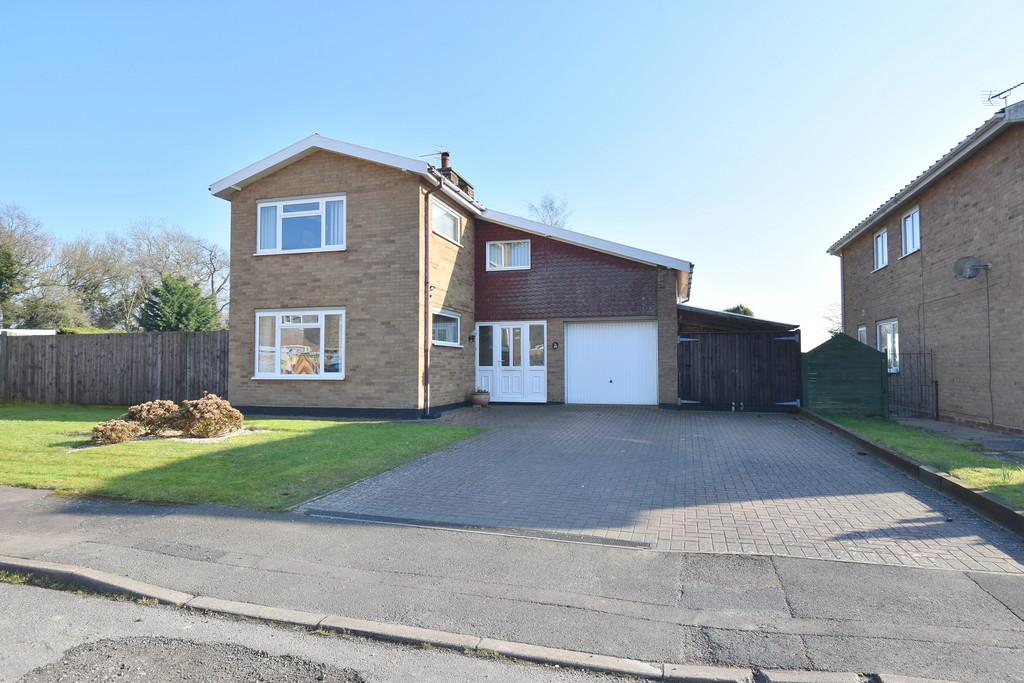 Manor Gardens, Saxmundham, IP17 1ET 4 bed detached house £440,000