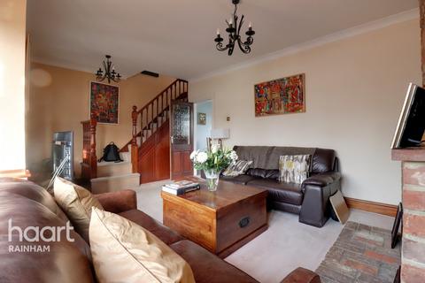 54 Blacksmiths Lane, Rainham, RM13 7AH