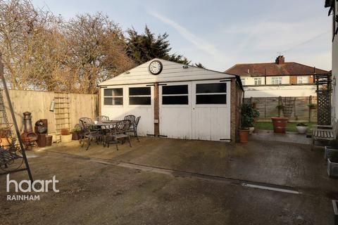 54 Blacksmiths Lane, Rainham, RM13 7AH