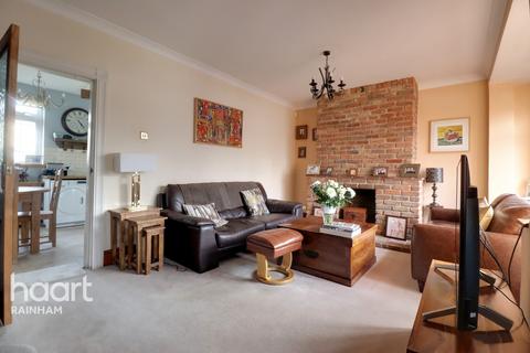 54 Blacksmiths Lane, Rainham, RM13 7AH