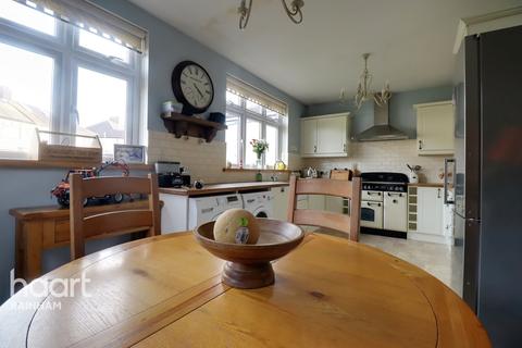 54 Blacksmiths Lane, Rainham, RM13 7AH