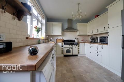 54 Blacksmiths Lane, Rainham, RM13 7AH