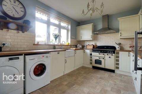 54 Blacksmiths Lane, Rainham, RM13 7AH