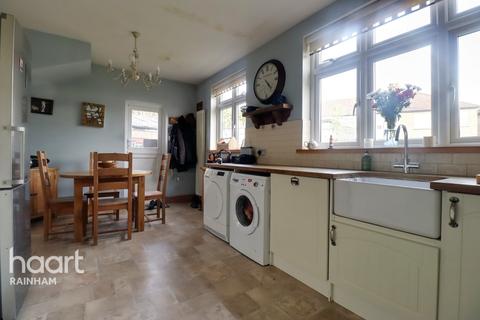 54 Blacksmiths Lane, Rainham, RM13 7AH