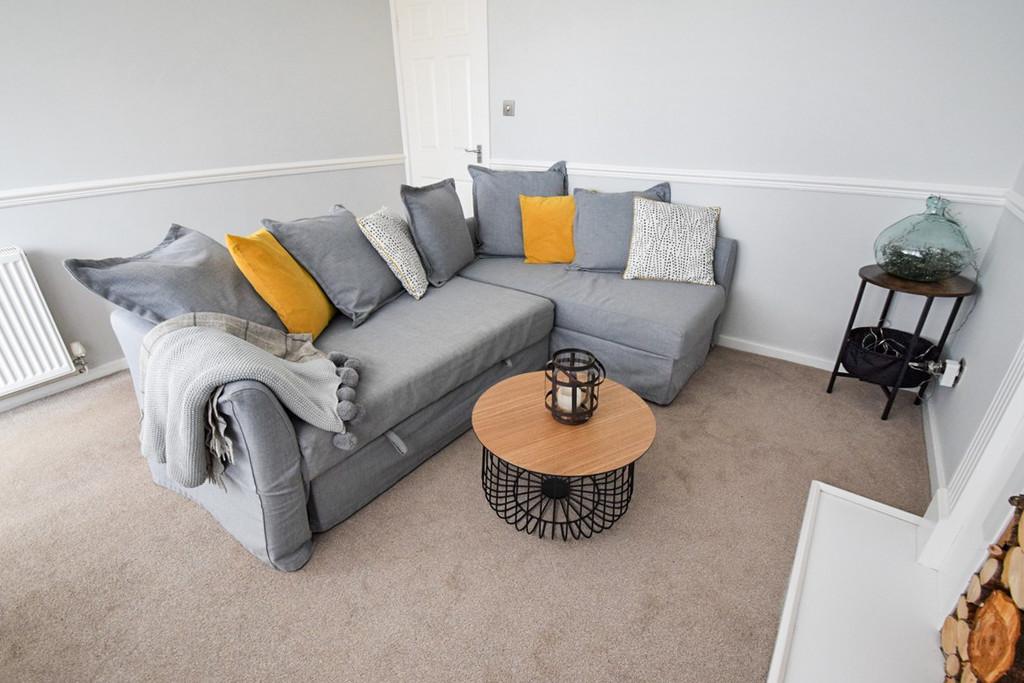 Bryn Cadno, Colwyn Bay 2 bed ground floor flat £140,000