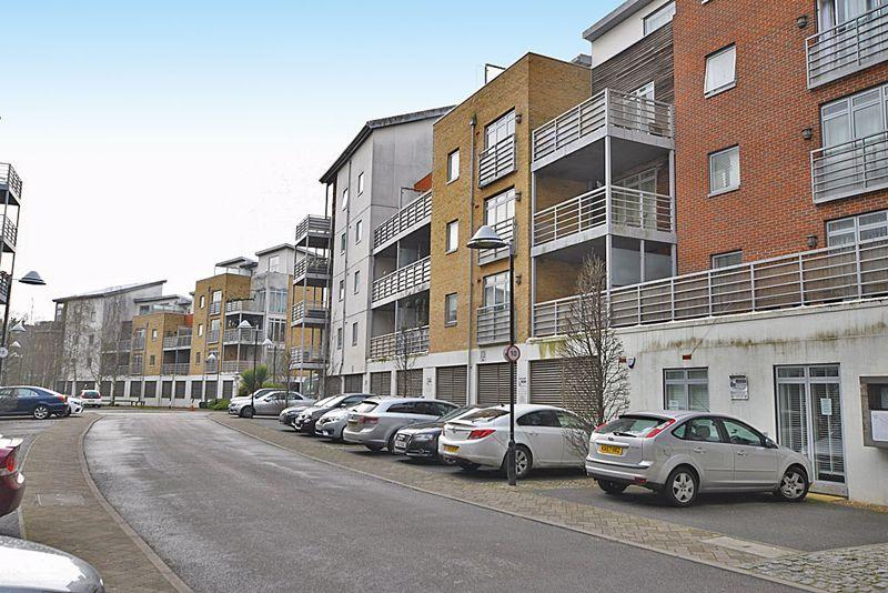 Kingfisher Meadow, Maidstone 2 bed apartment £1,050 pcm (£242 pw)