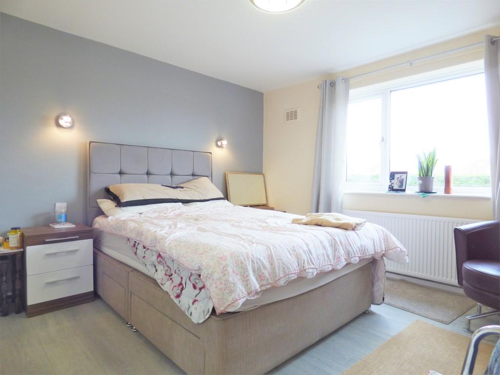 Rostherne Road, Sale, M33 3 bed terraced house £298,000