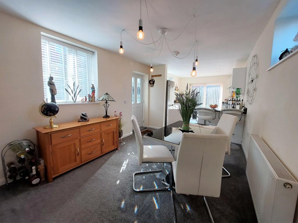 Cromwell Gardens, Scarborough 3 bed detached house £275,000