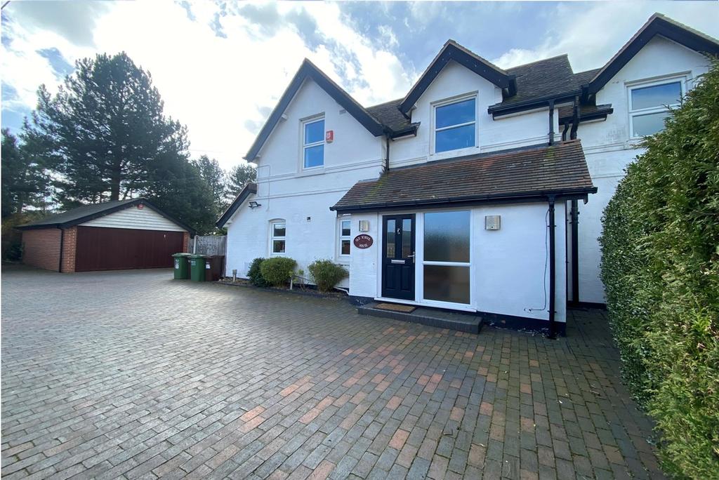 Stakenbridge Lane, Churchill, Kidderminster, DY10 4 bed detached house