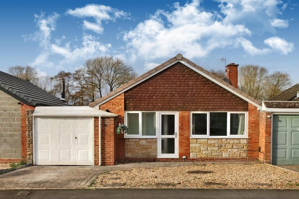 Bushfield Road, Albrighton 2 bed detached bungalow £250,000