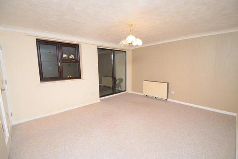 2 bedroom flat to rent, Mansell Close, Bexhill on Sea, East Sussex, TN39 4XD