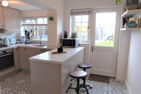 25 Greenfield Street, Waltham Abbey, EN9 1HJ