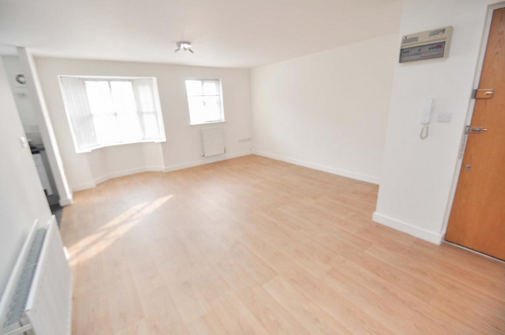 New Writtle Street, Chelmsford, CM2 2 bed apartment £1,150 pcm (£265 pw)