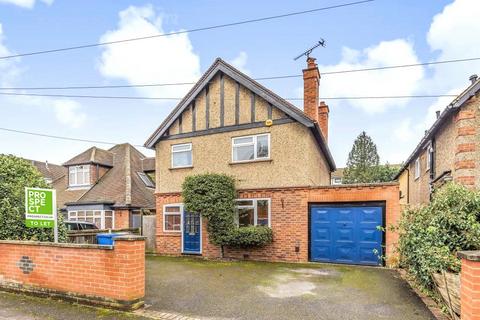 3 bedroom detached house to rent, Florence Avenue, Maidenhead, Berkshire, SL6