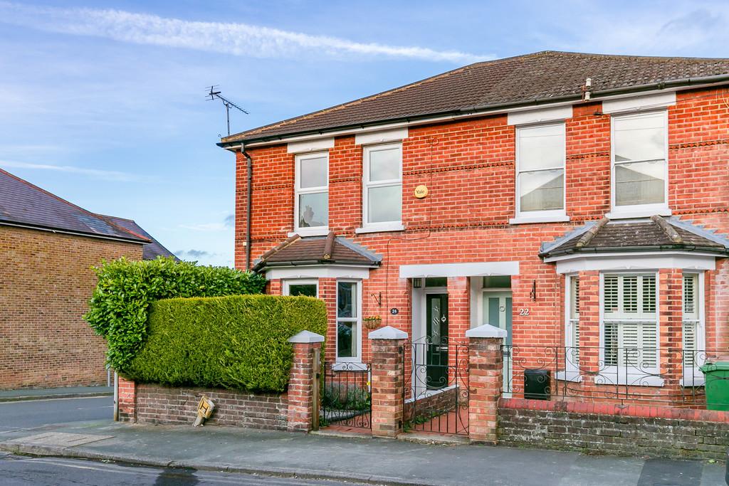 Agraria Road, Guildford, GU2 3 bed semidetached house for sale £725,000