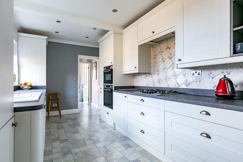 24 Agraria Road, Guildford, GU2 4LE