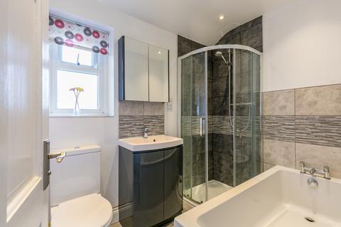 24 Agraria Road, Guildford, GU2 4LE