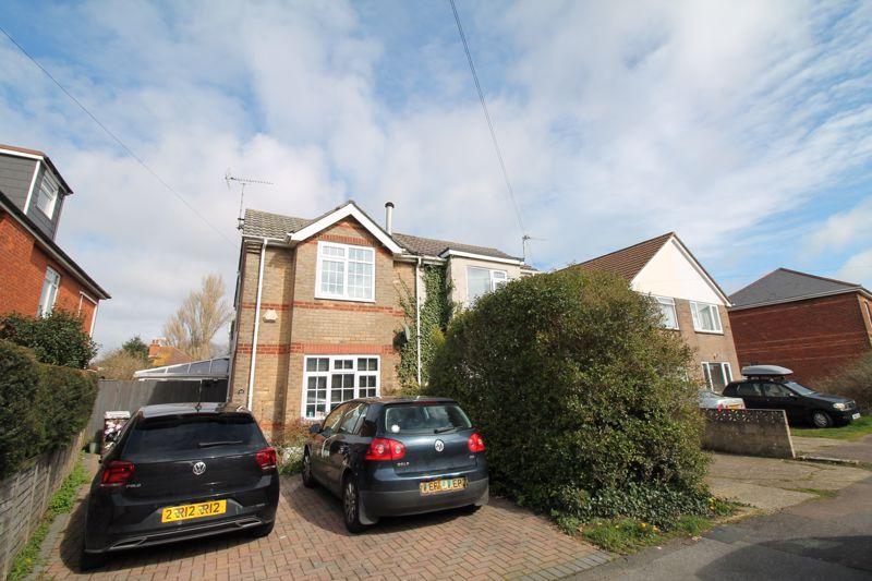 Brassey Road, Bournemouth BH9 4 bed semidetached house £2,000 pcm (£
