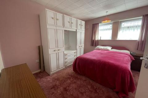 68 Usk Road, Aveley, South Ockendon, RM15 4NX