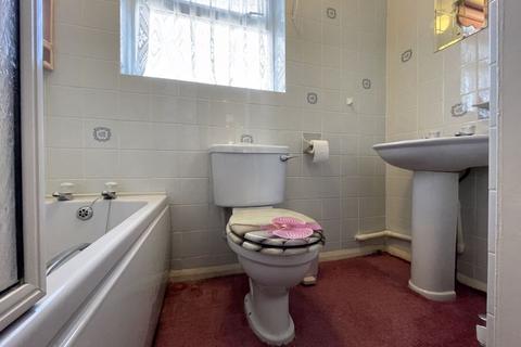 68 Usk Road, Aveley, South Ockendon, RM15 4NX