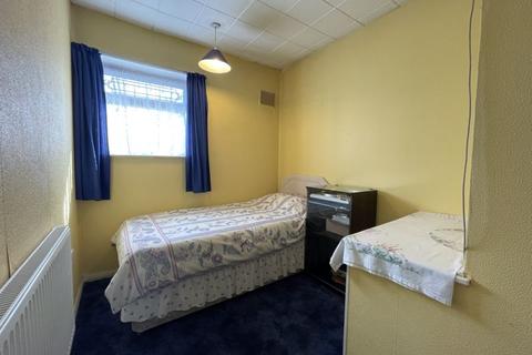 68 Usk Road, Aveley, South Ockendon, RM15 4NX